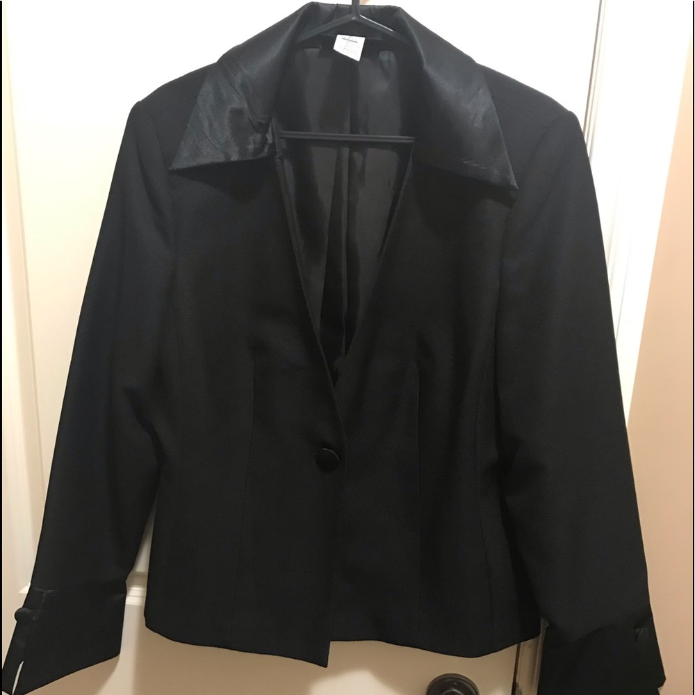 Metro style black jacket size 12